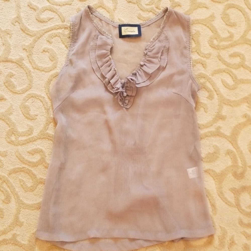 Sleeveless blouse